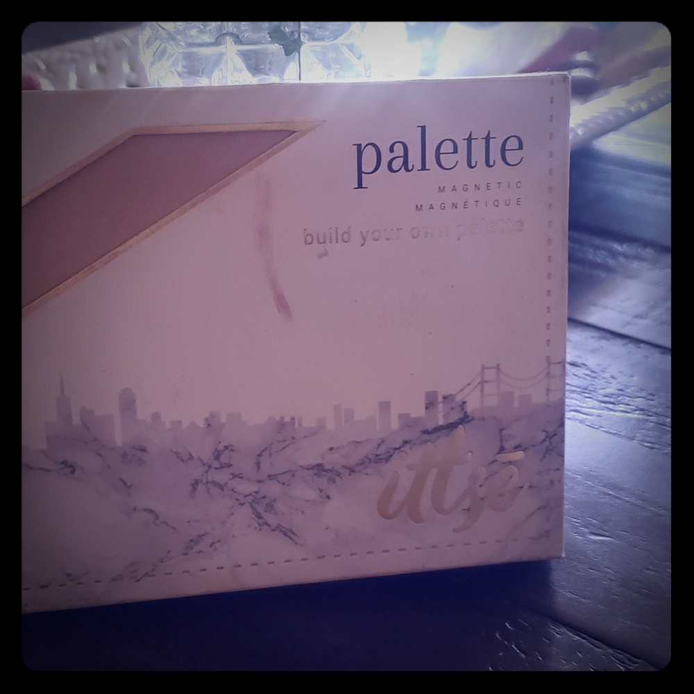 Ittse  build your own pallet